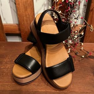 Beautiful black CASLON sandals, NWOT heel 3”